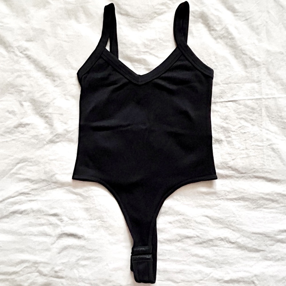 NWOT Dynamic Black Ribbed Thong Bodysuit with Hook and Eye Crotch Closure, OS